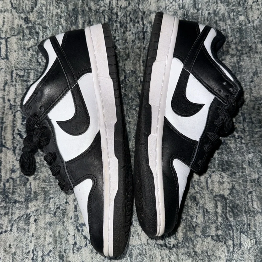 Panda Nike Dunks - Picture 2 of 6